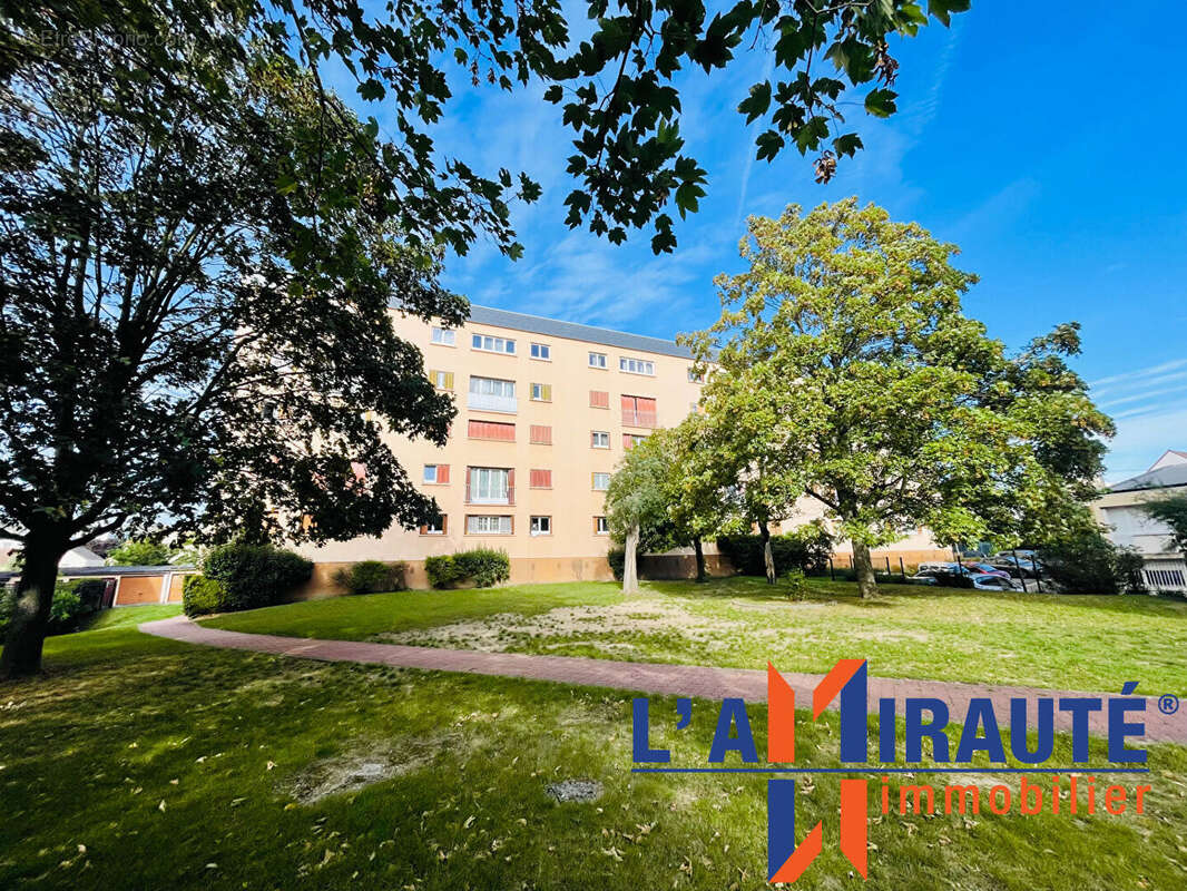 Appartement à SARTROUVILLE