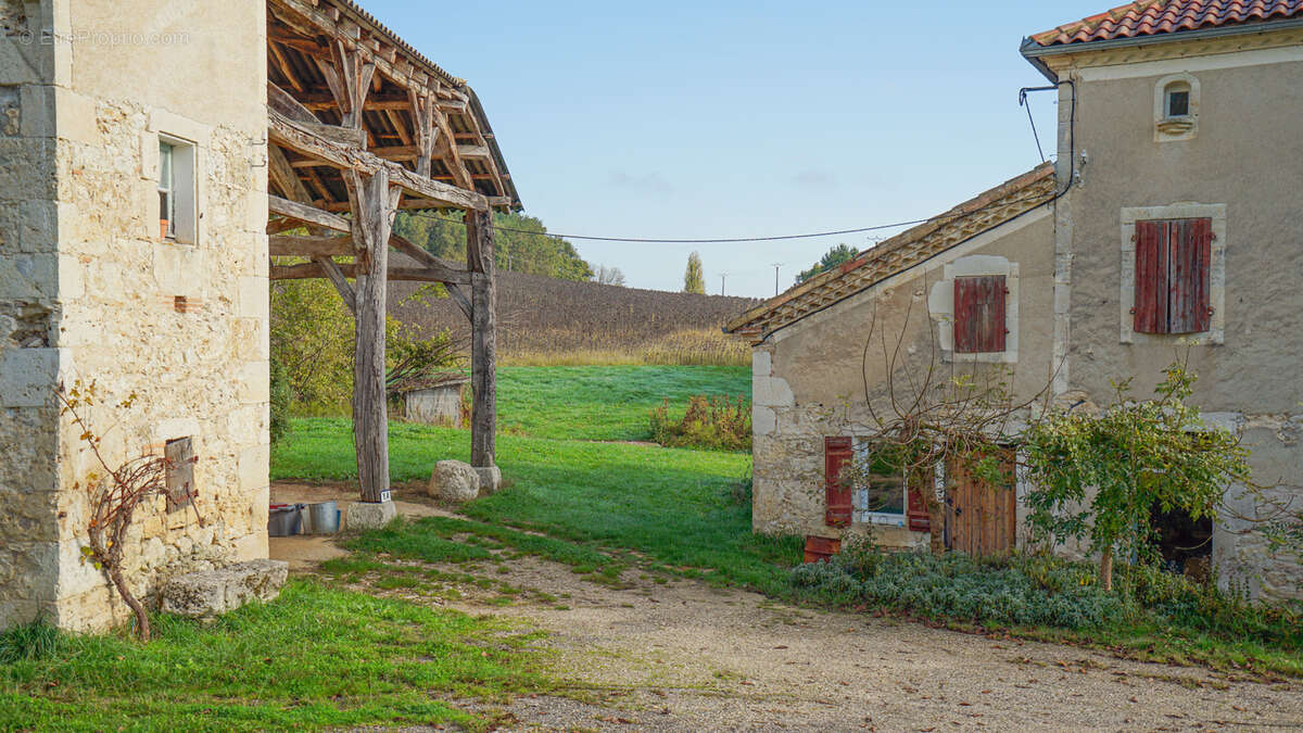 Maison à BRASSAC