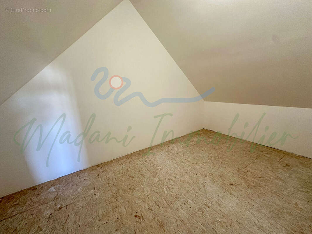 Maison à BONNIERES-SUR-SEINE