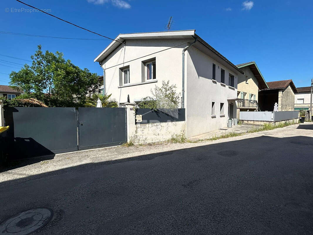 Maison à SAINT-MAURICE-DE-REMENS
