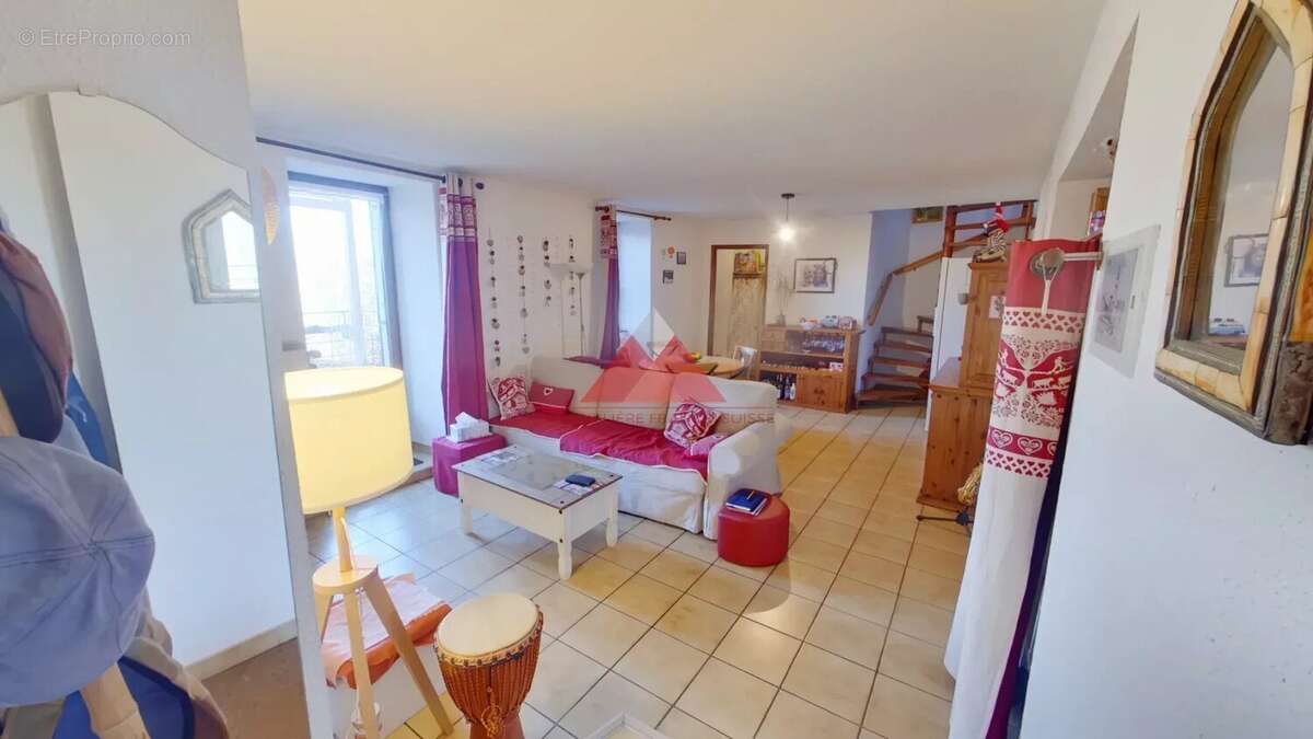 Appartement à CLAIRVAUX-LES-LACS