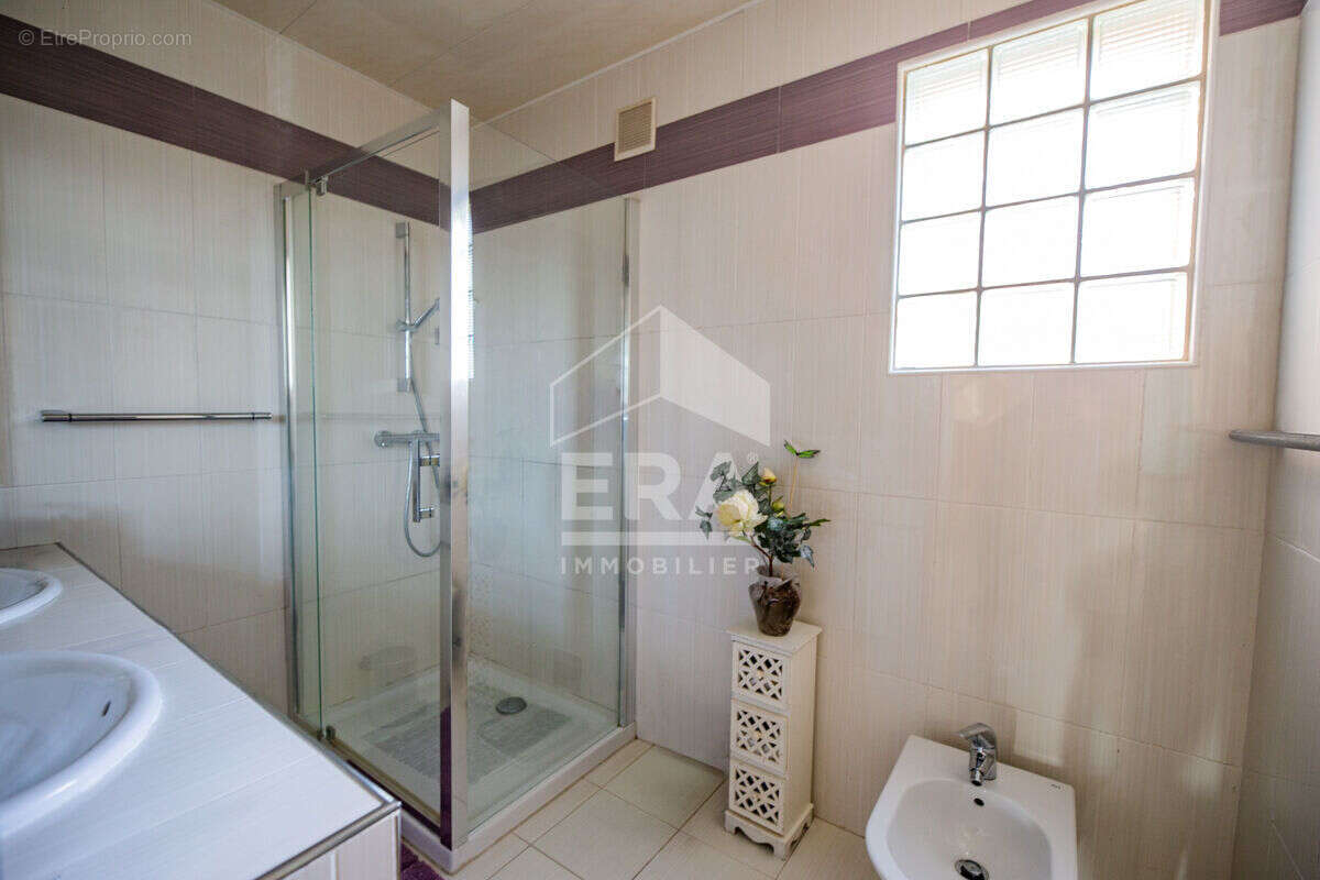 Appartement à MANDELIEU-LA-NAPOULE