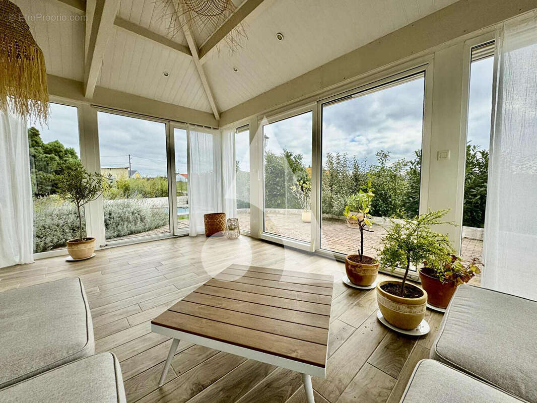 Maison à NEUFCHATEAU