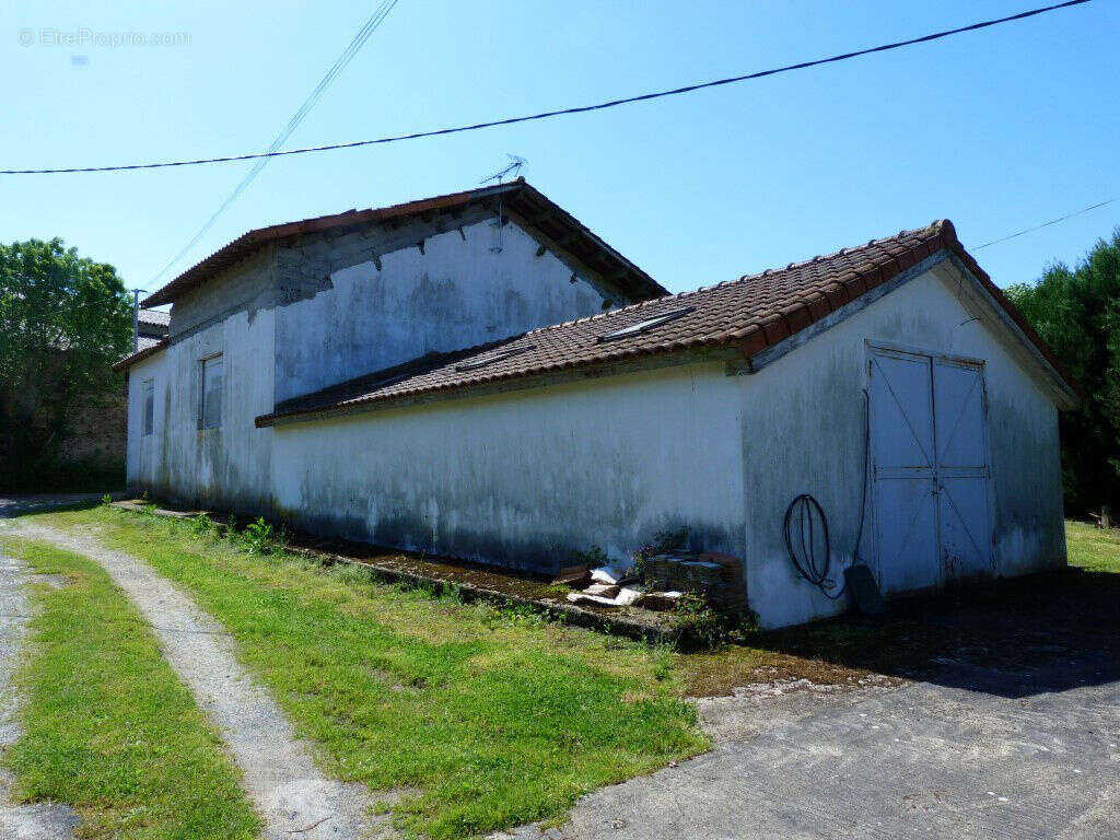Photo 2 - Maison à LE BUSSEAU