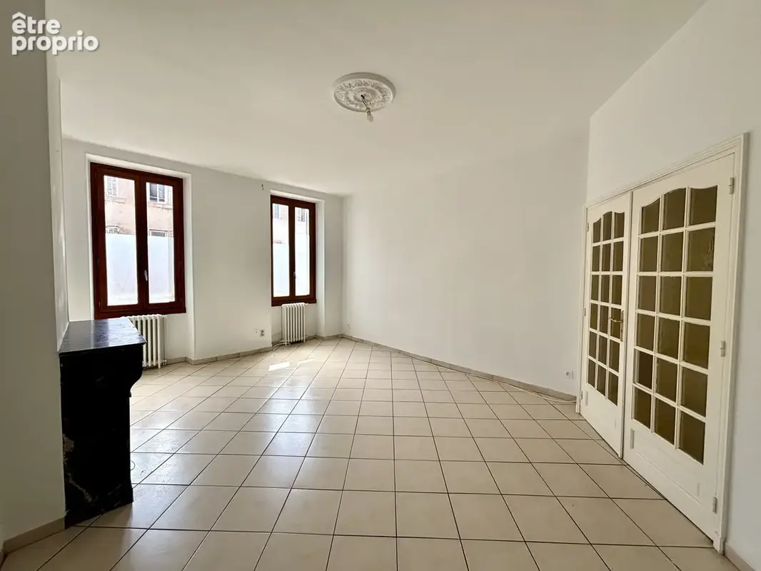 Appartement à MARSEILLE-1E