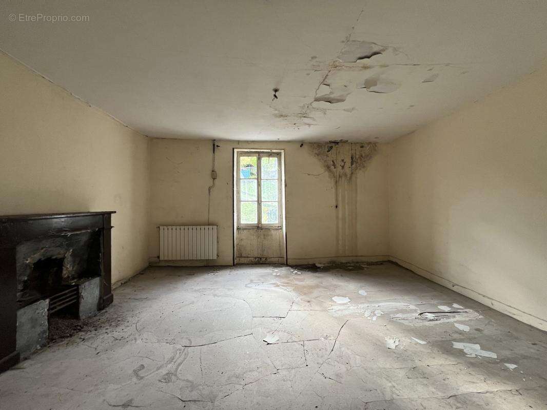 Maison à DECAZEVILLE