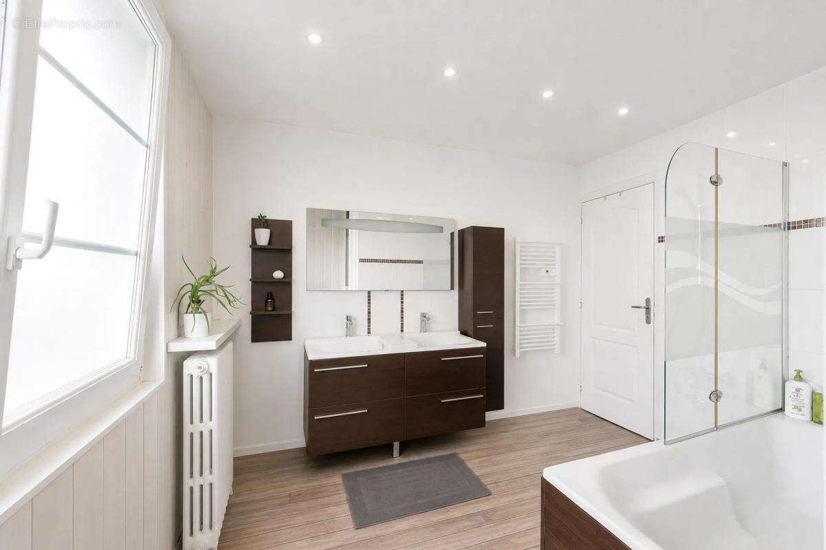 Maison rénovée 90m² à Reims - photo 13