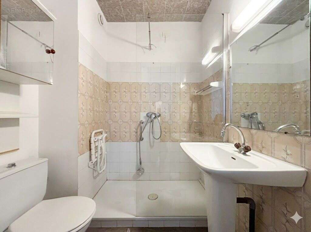 Appartement à VALLAURIS