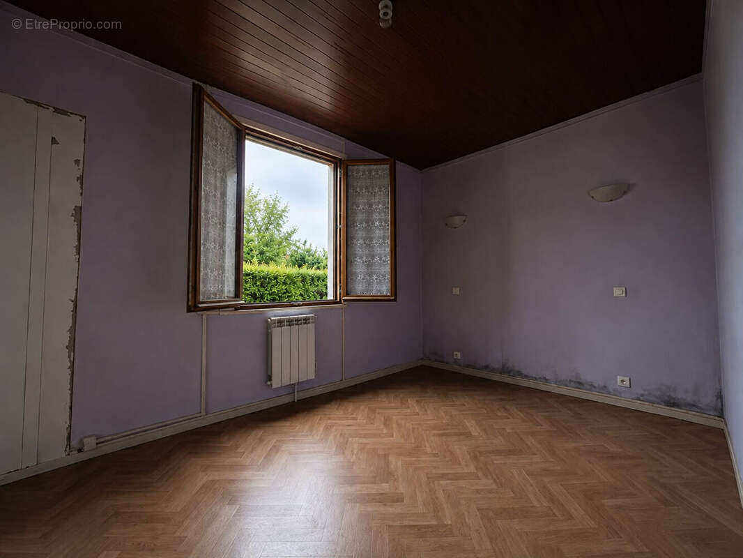 Maison à RUFFEY-LE-CHATEAU