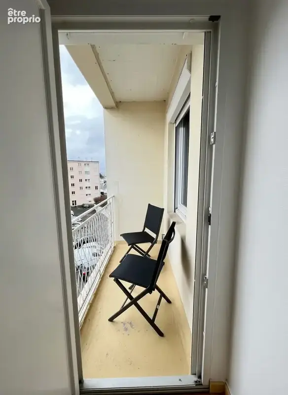 Appartement 81 m² à Saint-Jean-De-La-Ruelle  - photo 3