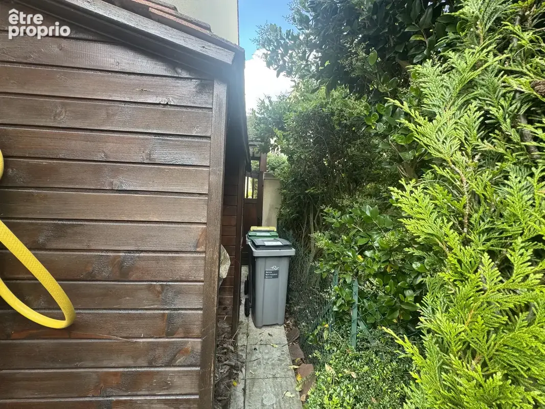 Rueil-Malmaison - Buzenval - Maison familiale, 4 chambres, jardin - 165m2 au sol hors garage. - photo 24