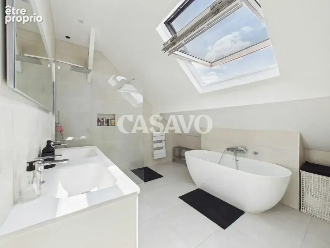 Vente Maison 7 pièces de 257m² - 94200 Ivry-sur-Seine - photo 14