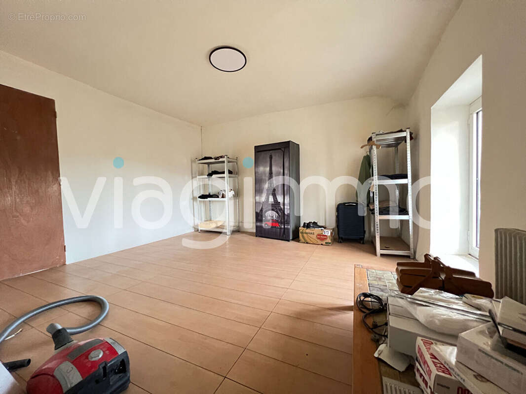 Maison à LA CLAYETTE