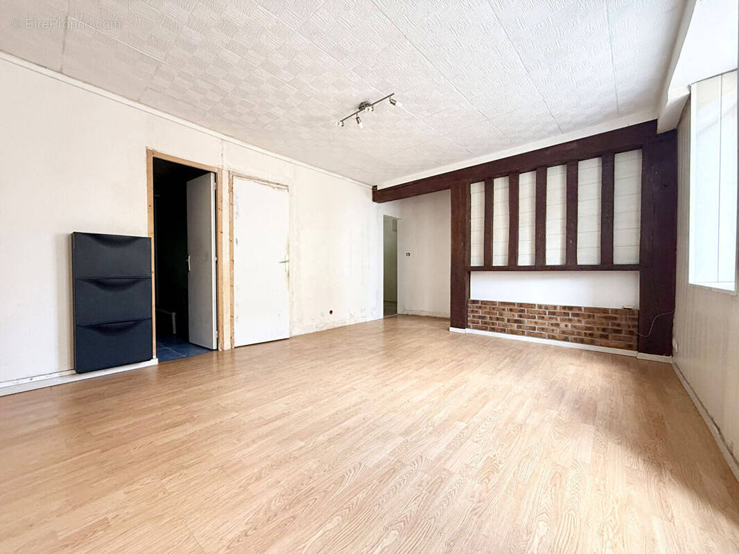 Appartement à ISSOU