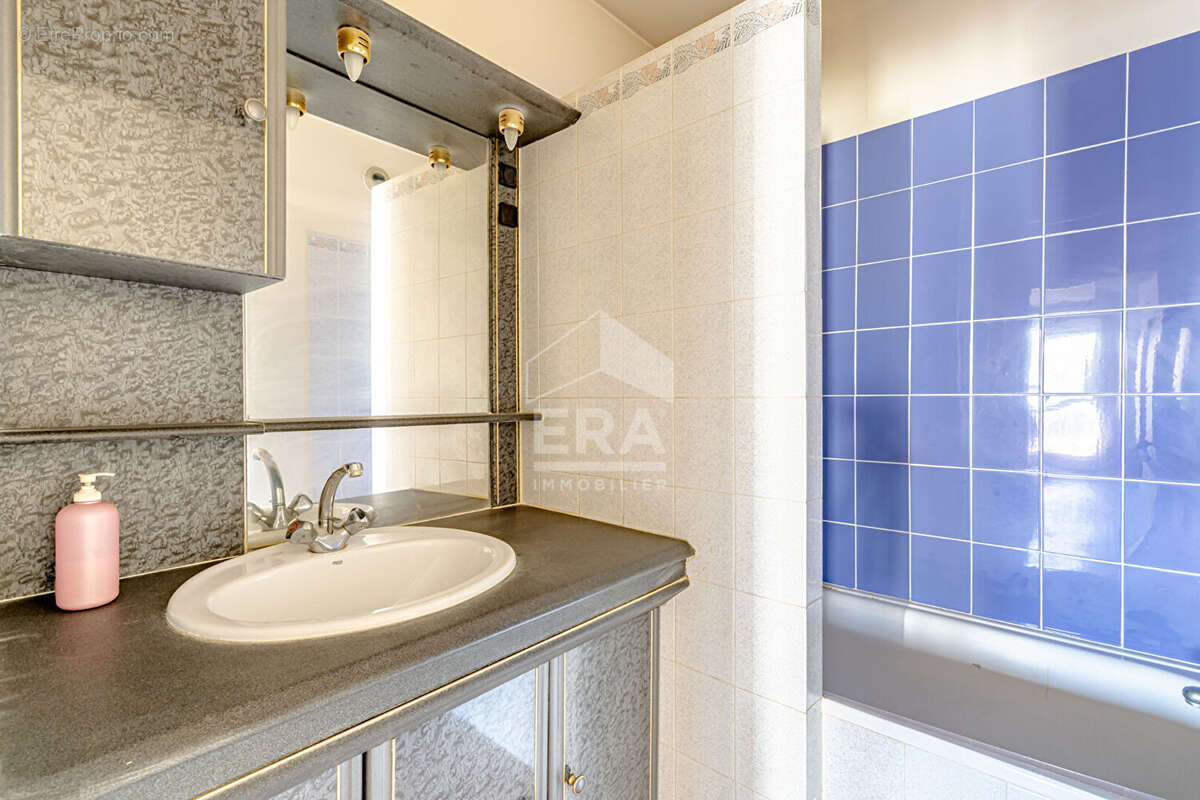 Appartement à PARIS-20E