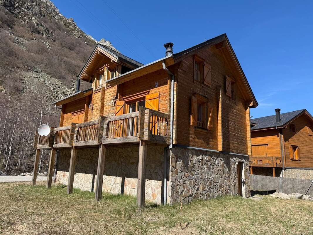   - Maison à L'HOSPITALET-PRES-L'ANDORRE