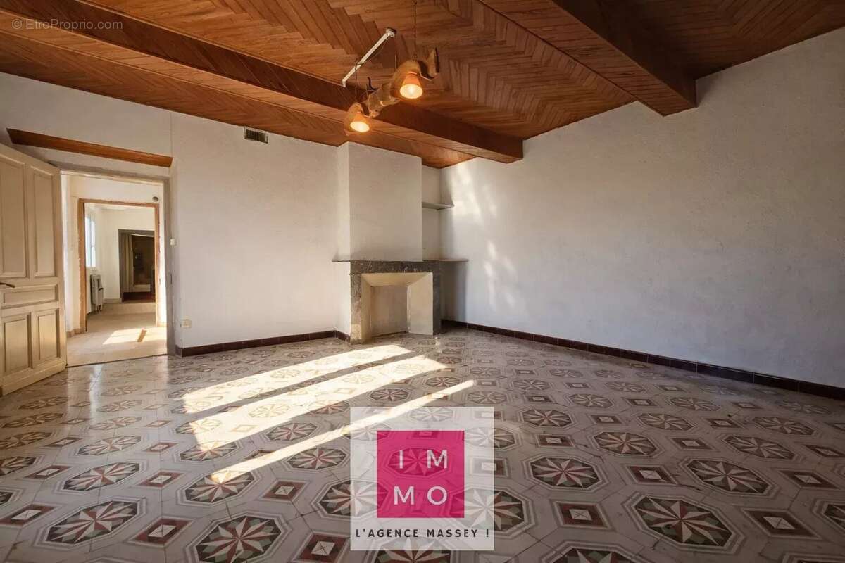 Maison à TRIE-SUR-BAISE