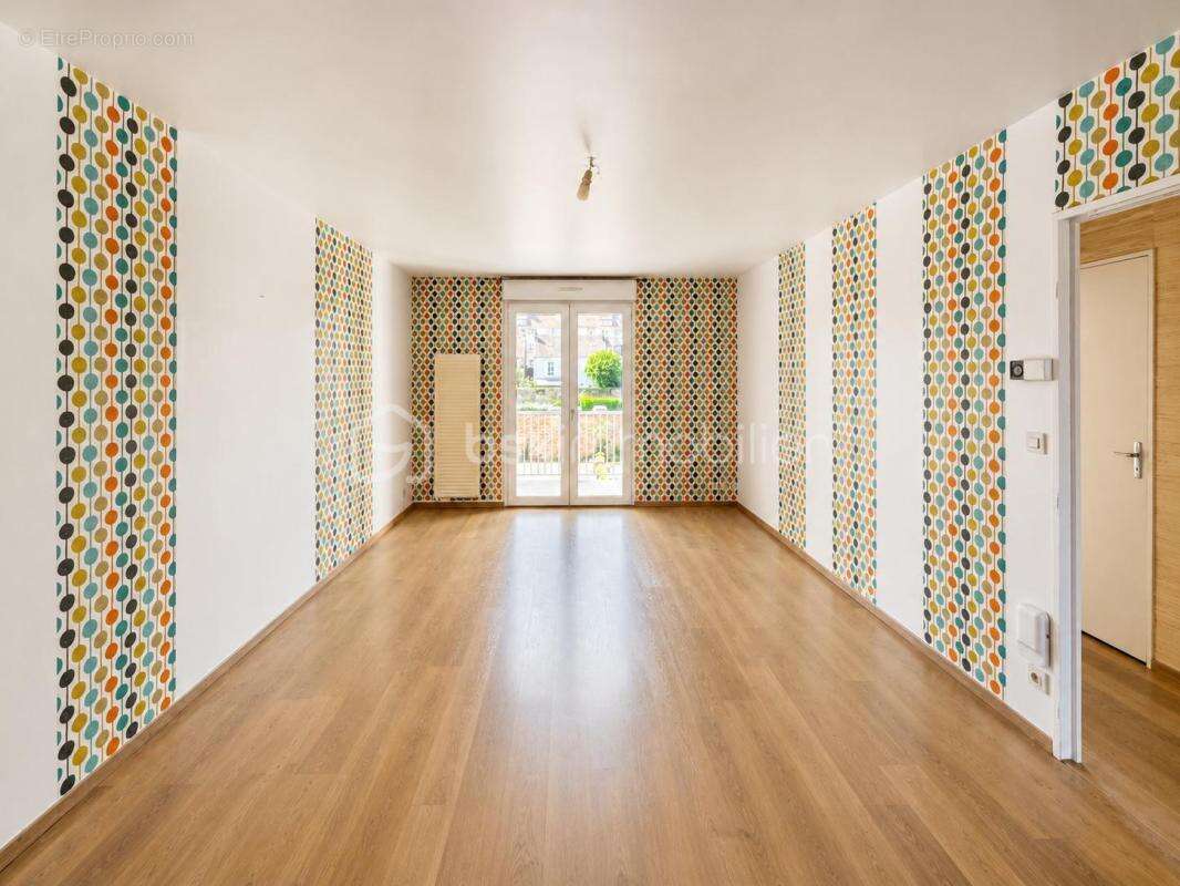DIJON Montchapet : Appartement T3 65m² 2 chambres, balcon, ascenseur, place de parking - photo 4