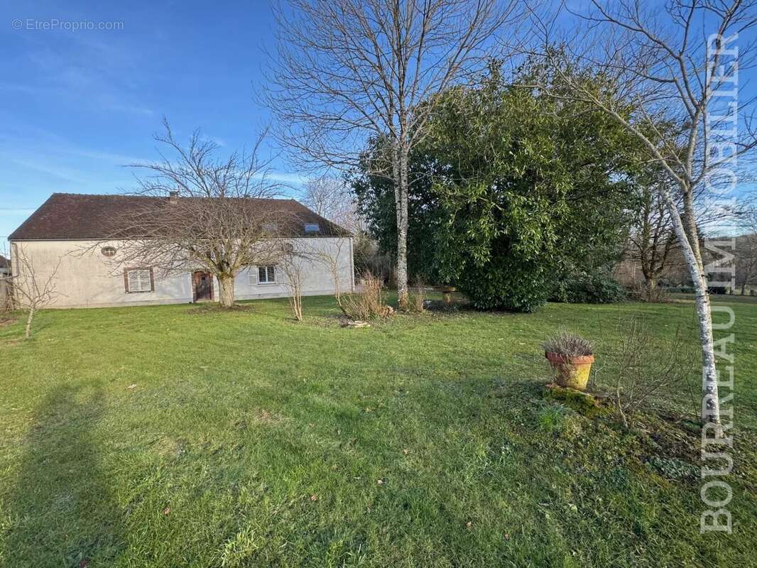 Maison à ARCES-DILO