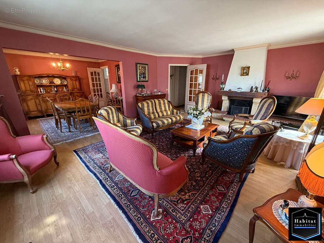 Maison à LE PLESSIS-BELLEVILLE