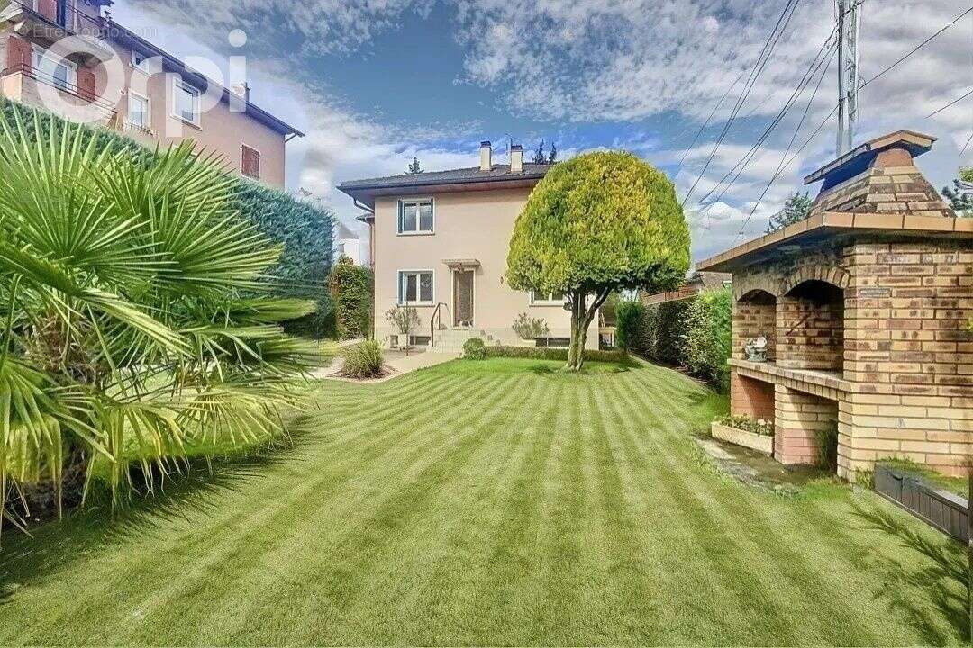 Maison T6 proche douane - photo 3