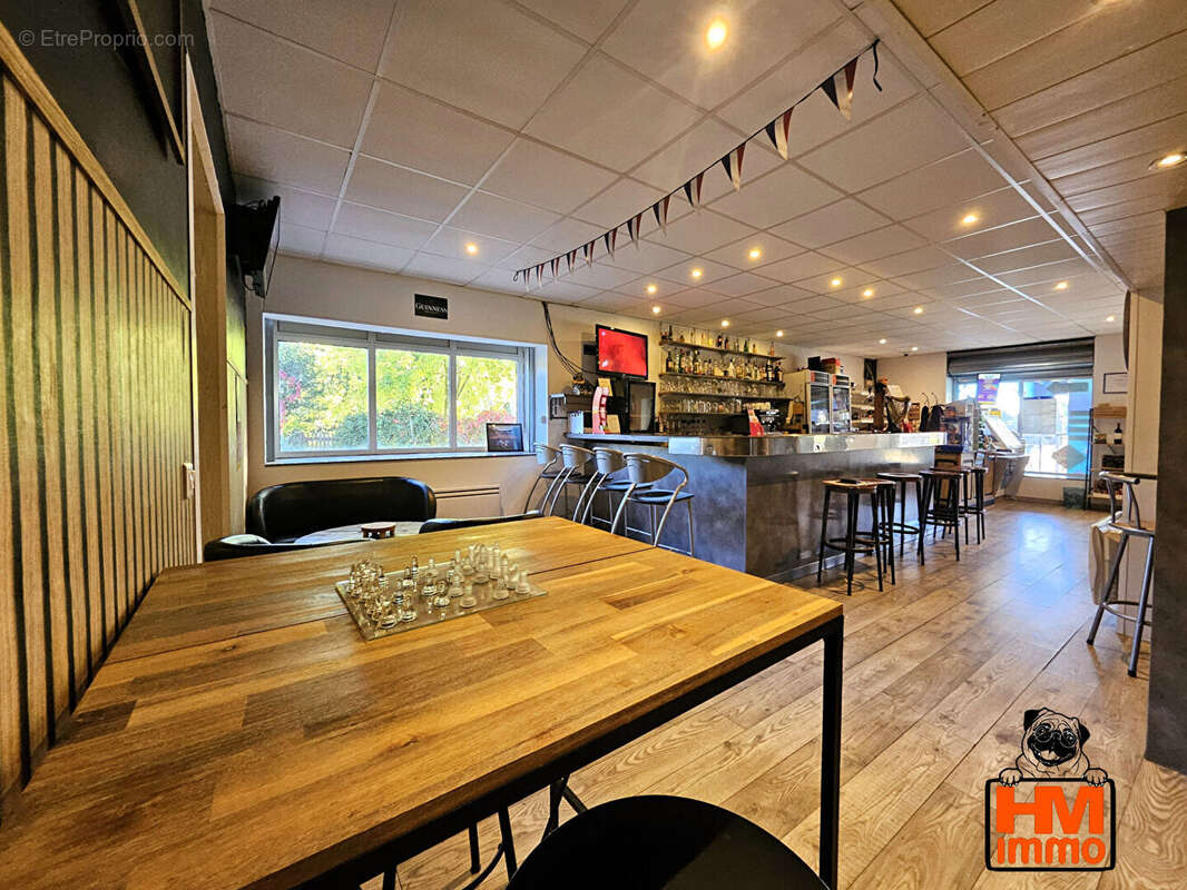 Commerce à COUSSAC-BONNEVAL