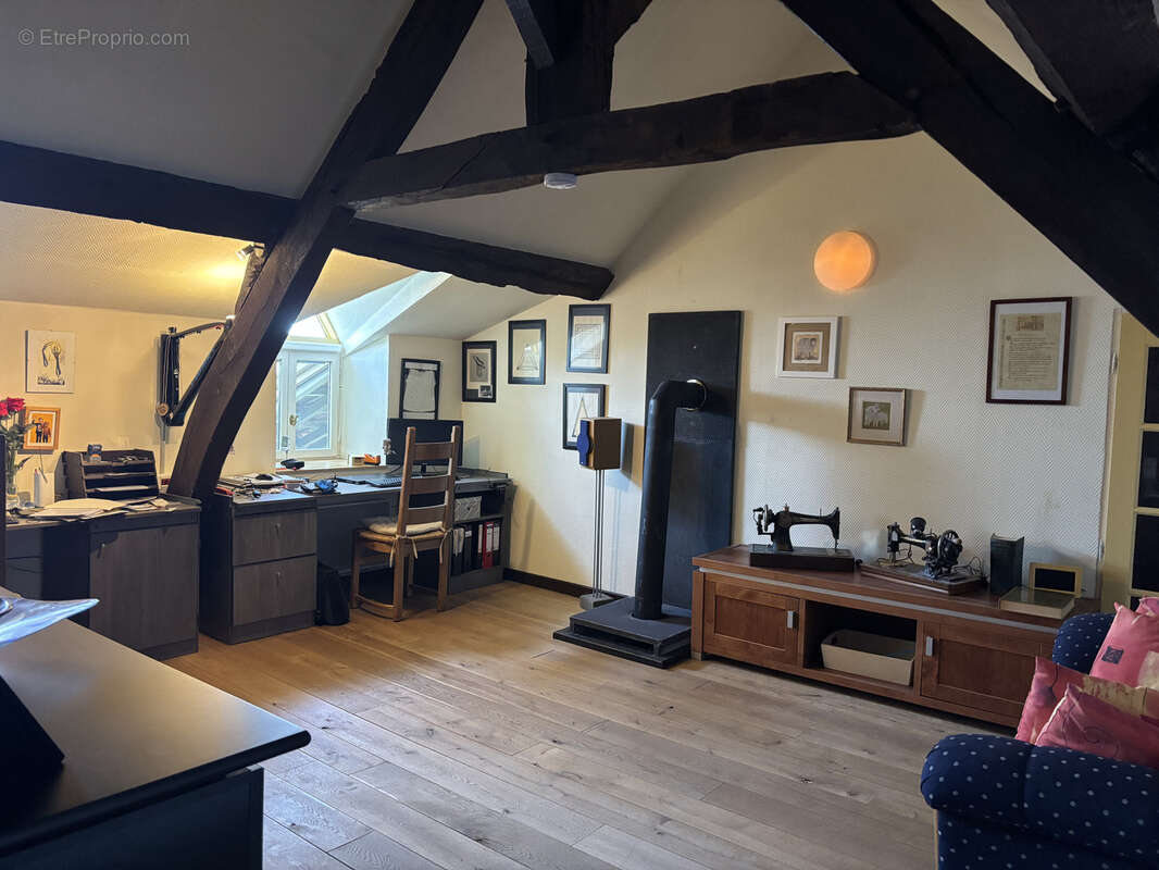 Maison à ECHASSIERES