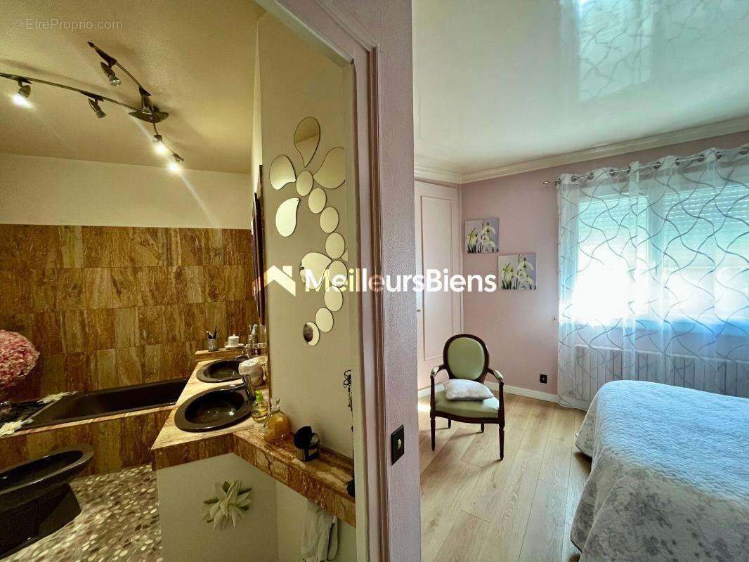 Maison à SURY-LE-COMTAL