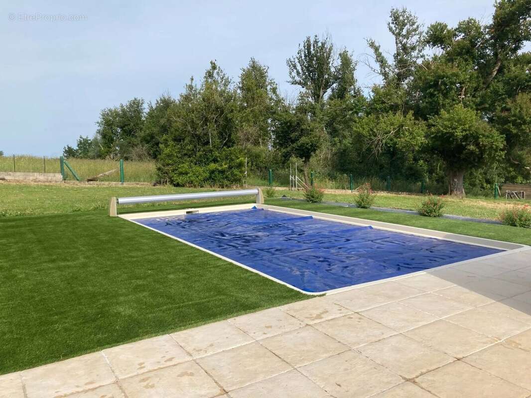 Maison de 187 m²  offrant 4 chambres avec piscine - photo 18