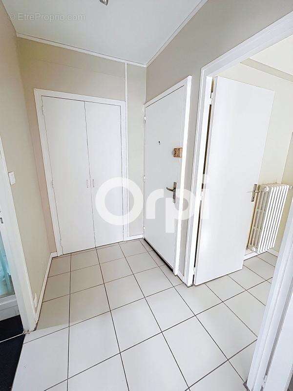 Studio meuble en excellent etat vendu loue - photo 8