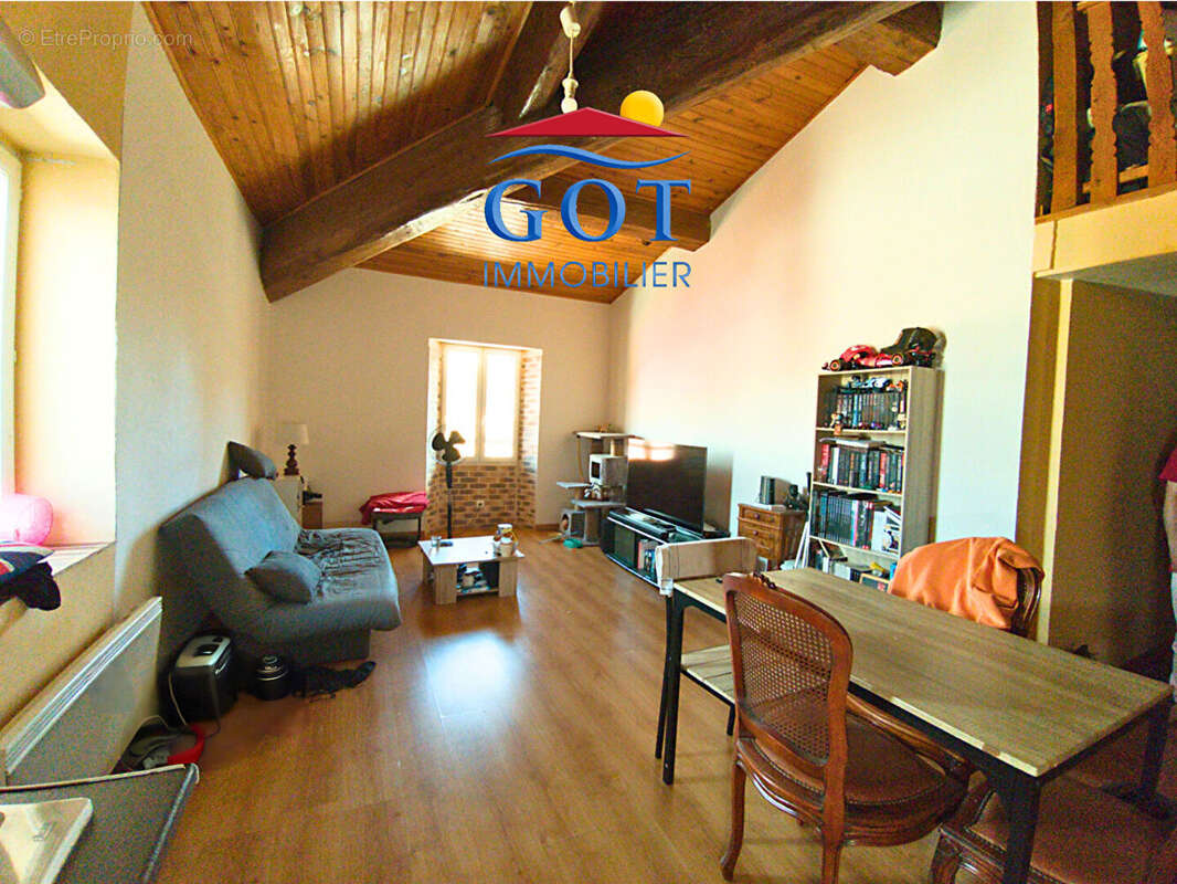 Appartement à SAINT-LAURENT-DE-LA-SALANQUE