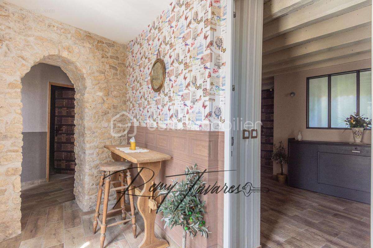 EXCLUSIVITÉ – Magnifique longère du XVIIe siècle à fort potentiel (300 m² et jusqu'à 7 Chambres) – Remauville - photo 14