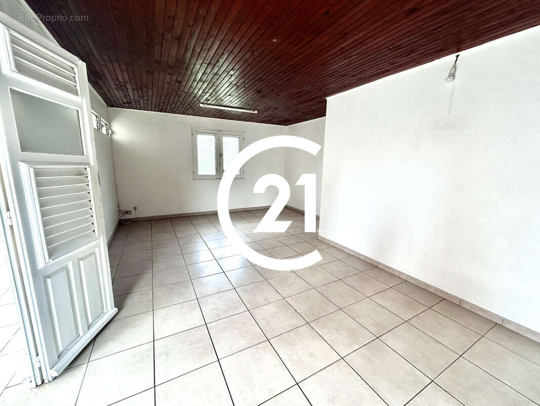 Maison 82 m² à Fort-De-France  - photo 8