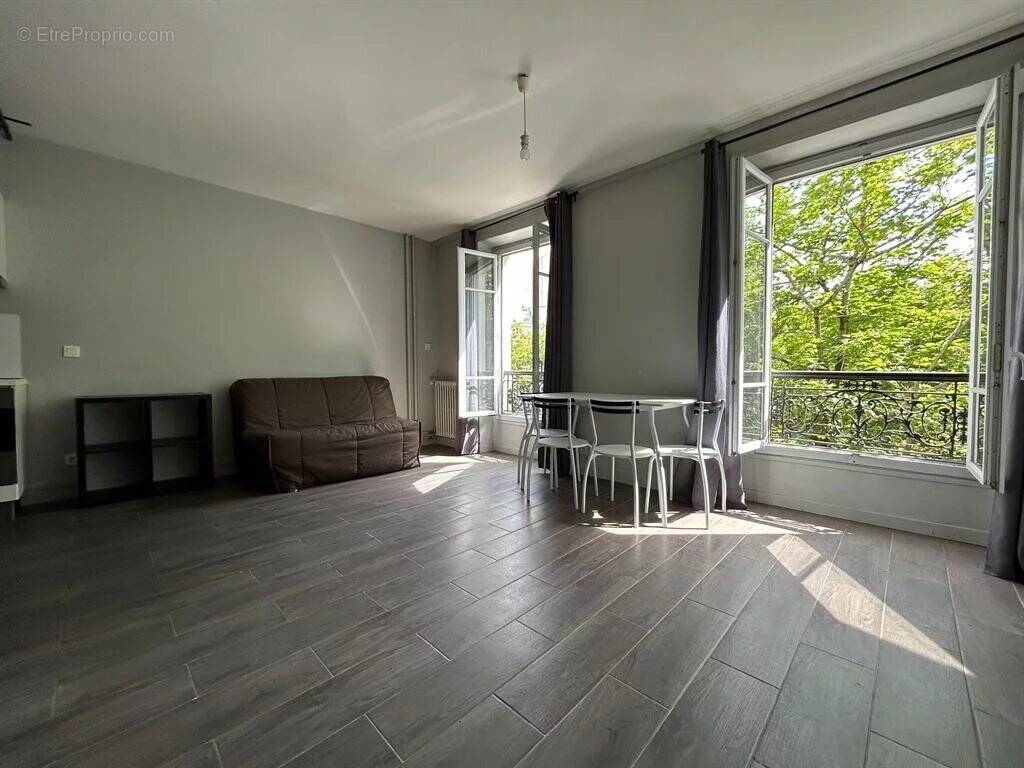 Appartement à PARIS-19E