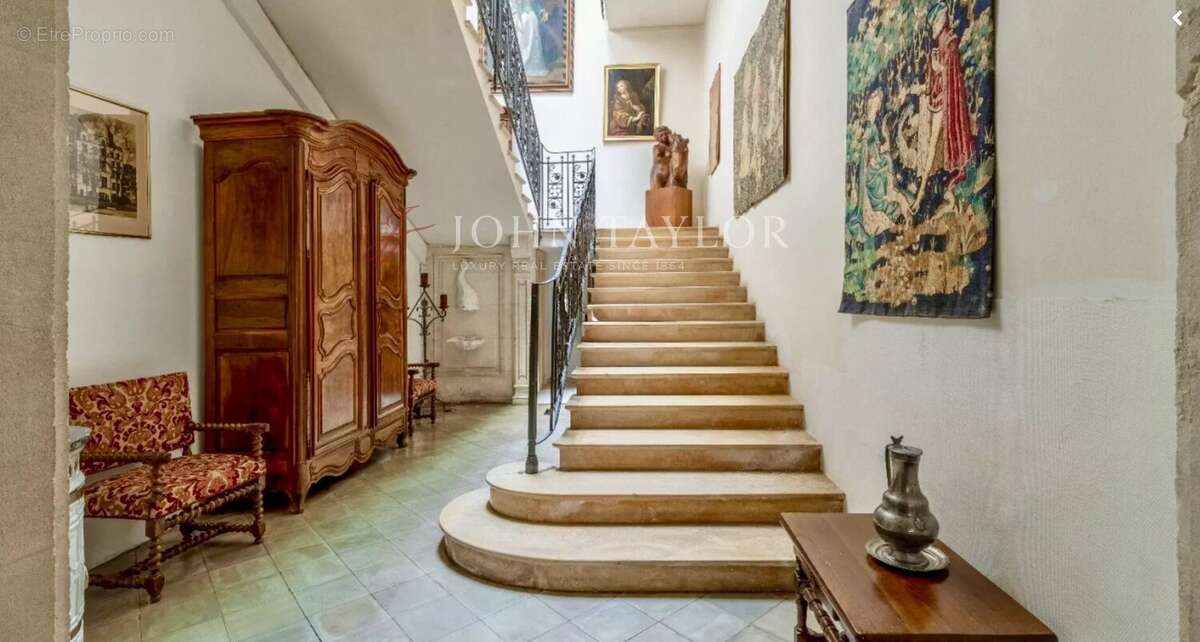 Hôtel particulier en plein cœur de L’Isle-sur-la-Sorgue,. - photo 4