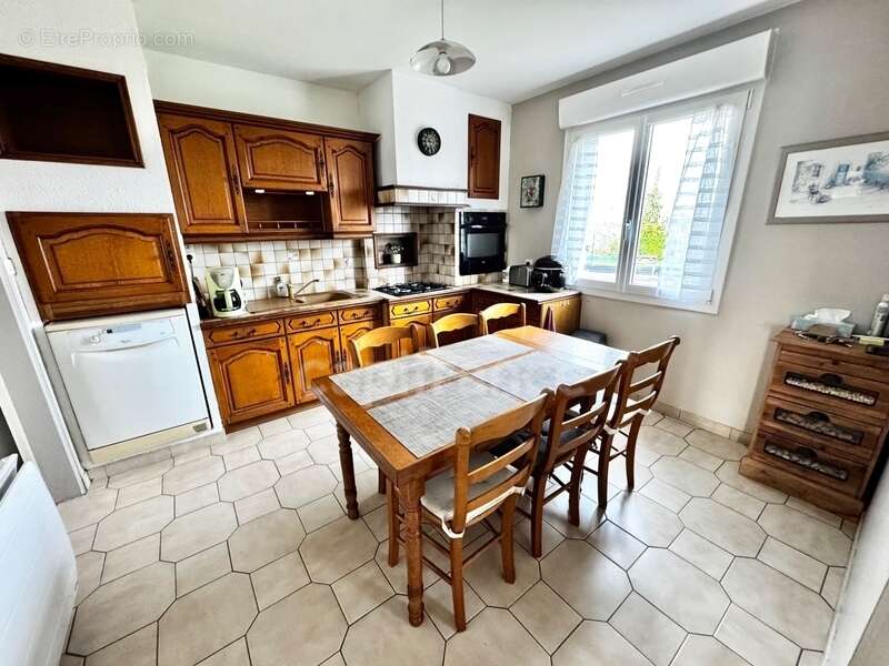 Maison familiale 137 m² – 4 chambres – Grand garage – Terrain clos 903 m² TREGLONOU (29) - photo 4
