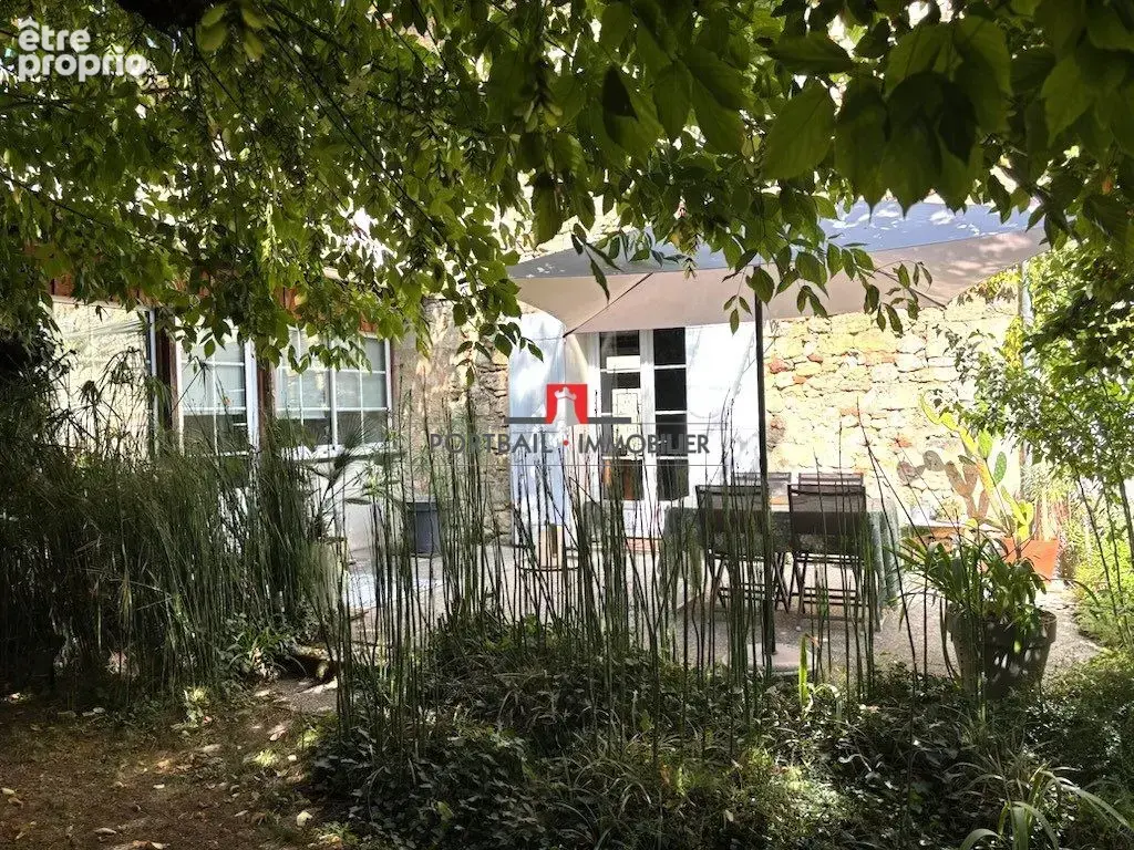 Photo Maison à Saint-Medard-De-Guizieres au prix de 340 000€