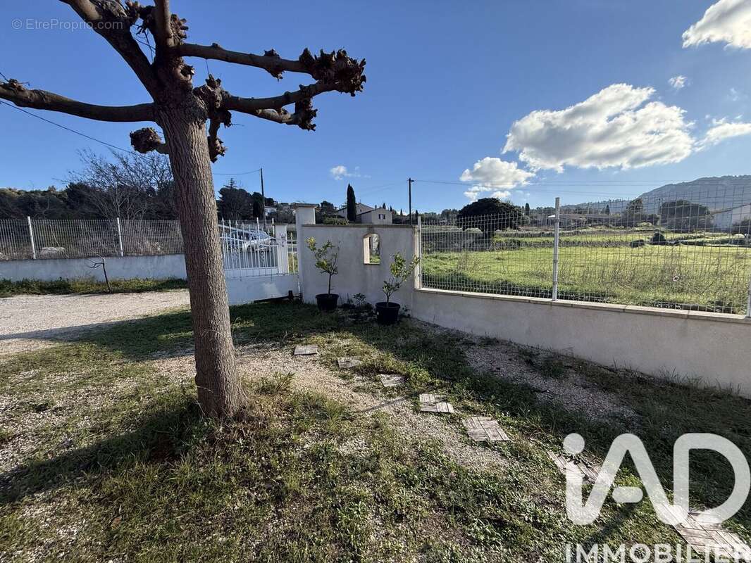 Photo 3 - Maison à LE CASTELLET