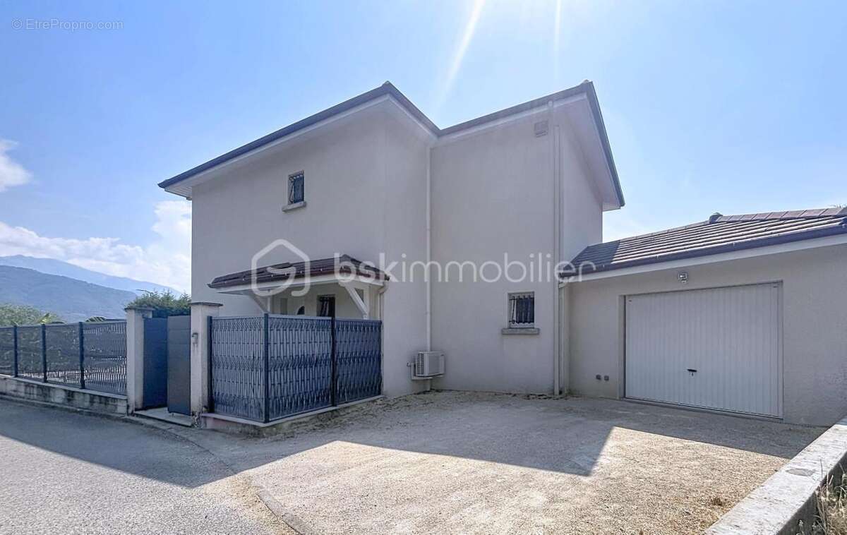 Maison individuelle récente avec grand garage - photo 6