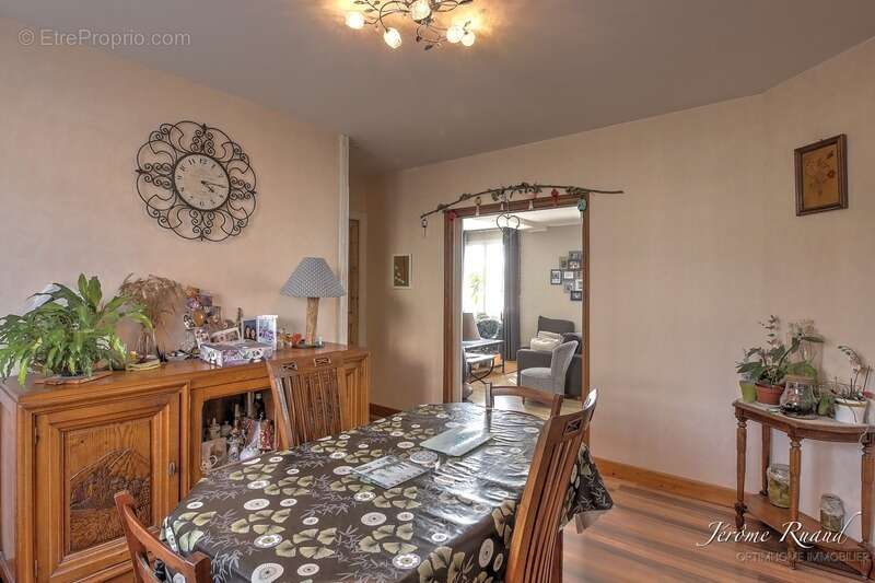 Maison à LE PALAIS-SUR-VIENNE