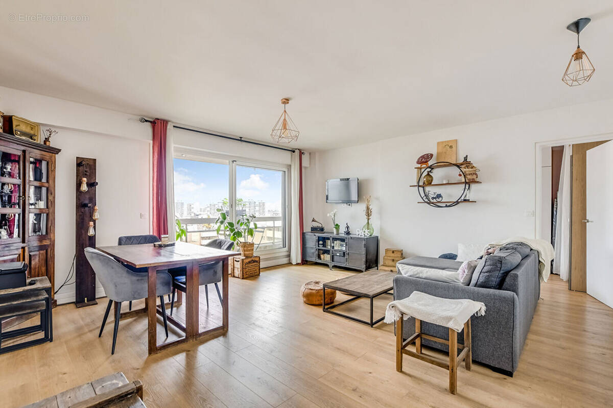 Appartement à PARIS-19E