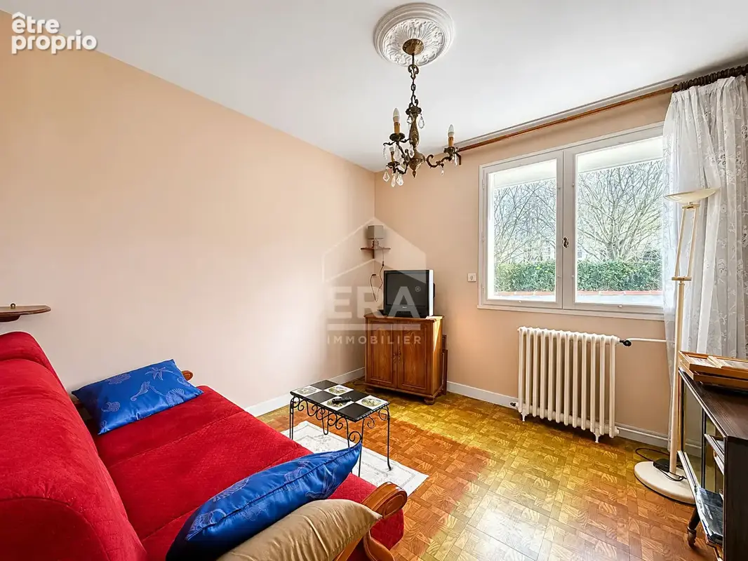 Maison individuelle de PLAIN PIED - 4 chambres - 785 m² de terrain - Beau potentiel - photo 5