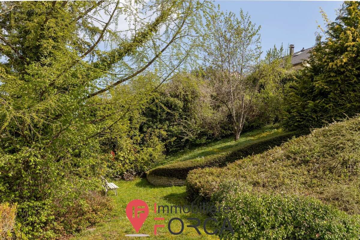 Maison à JOUY-AUX-ARCHES