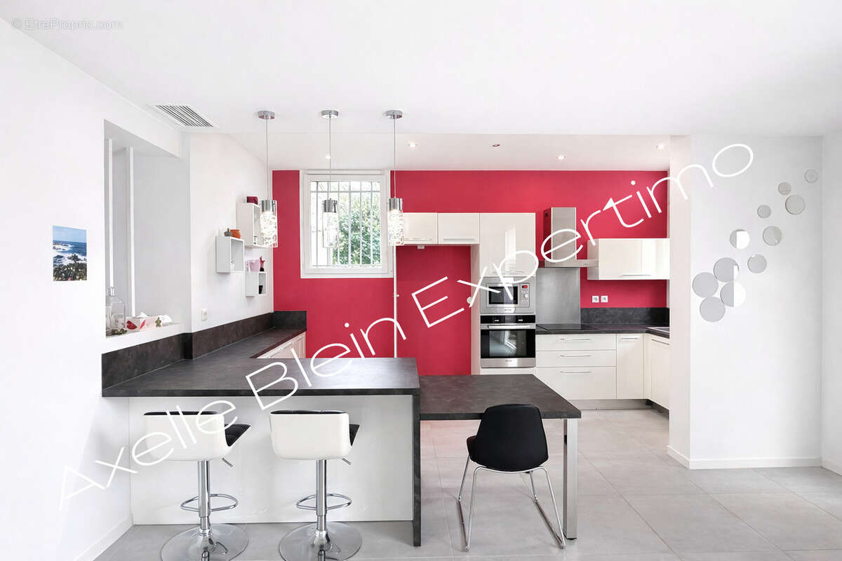 Bien rare à Aubagne   Appartement de caractère 128m2 habitable + chai de 100 m2   potentiel loft / atelier - photo 3