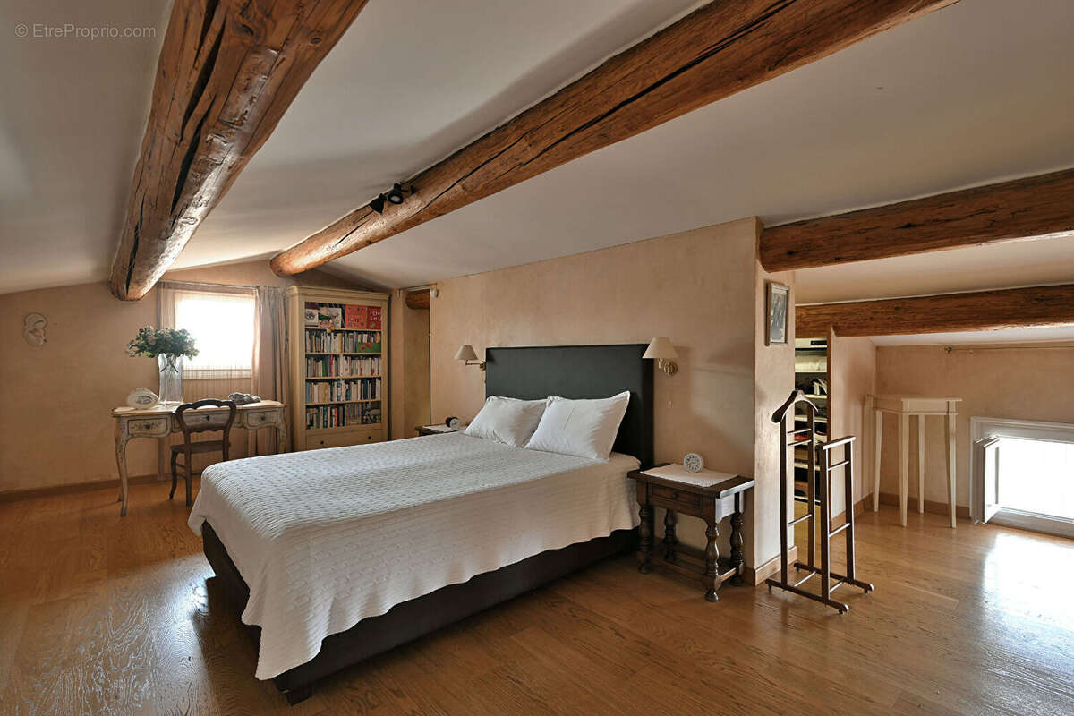 Maison de ville VAUVERT 173 m2 + terrasse-rooftop, Garage et dépendance - photo 14