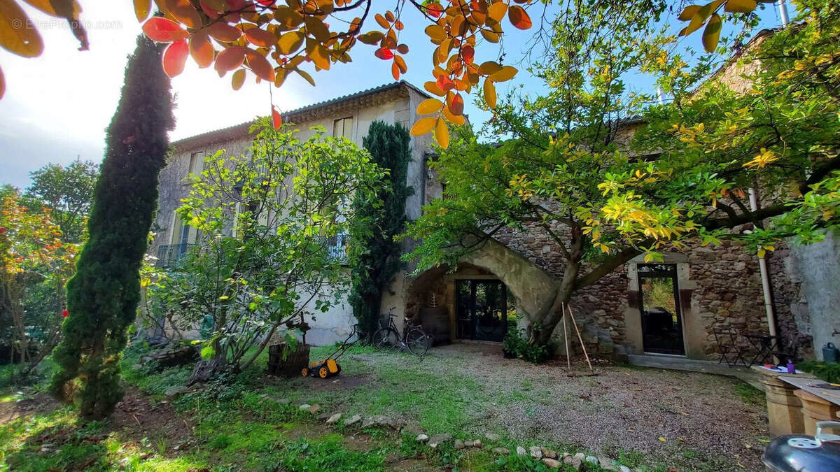 Maison 280 m² à La Tour-Sur-Orb  - photo 2