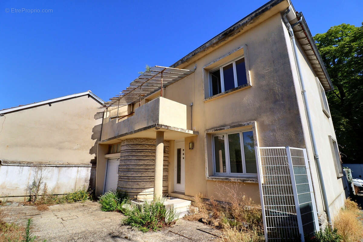 Maison de 102m2 en vente 185000 € à Surgères (17) - photo 8