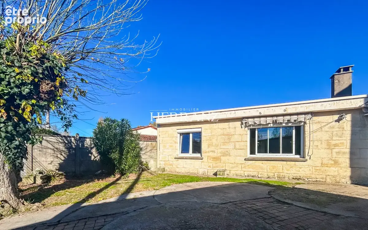 Maison à rénover avec jardin et dépendance. - photo 1
