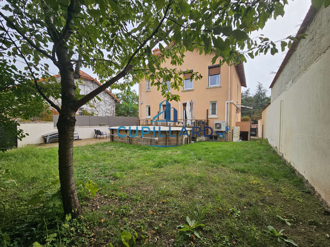 Maison à RIORGES