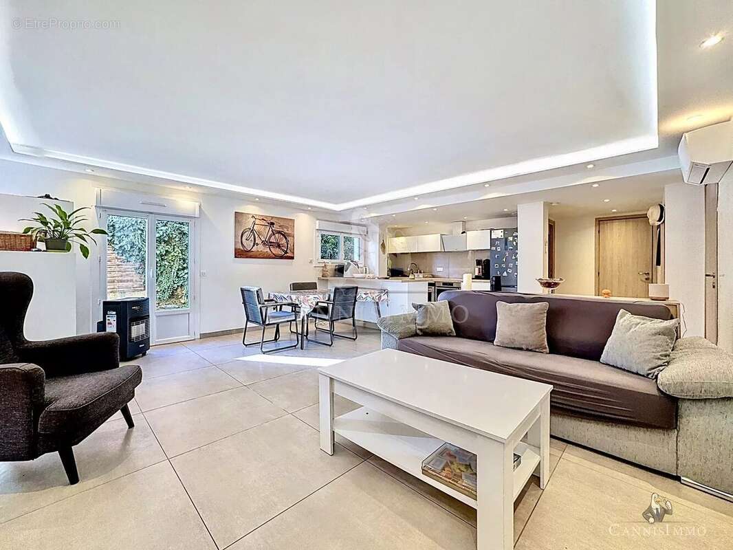 Appartement à AURIBEAU-SUR-SIAGNE